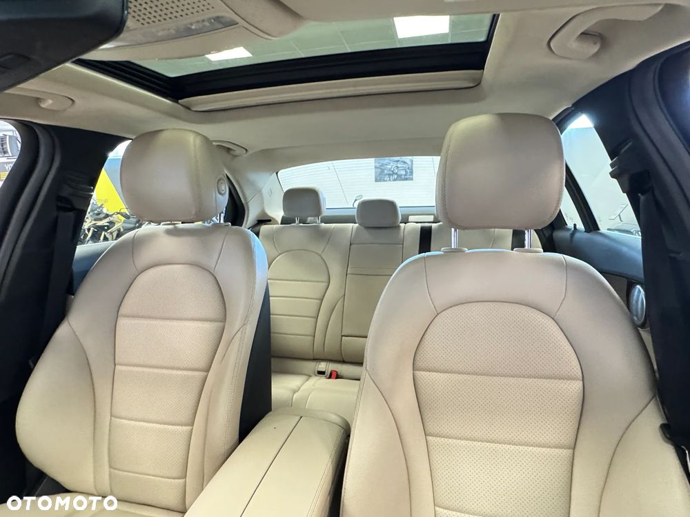 Mercedes-Benz Klasa C 400 4-Matic 7G-TRONIC - 10