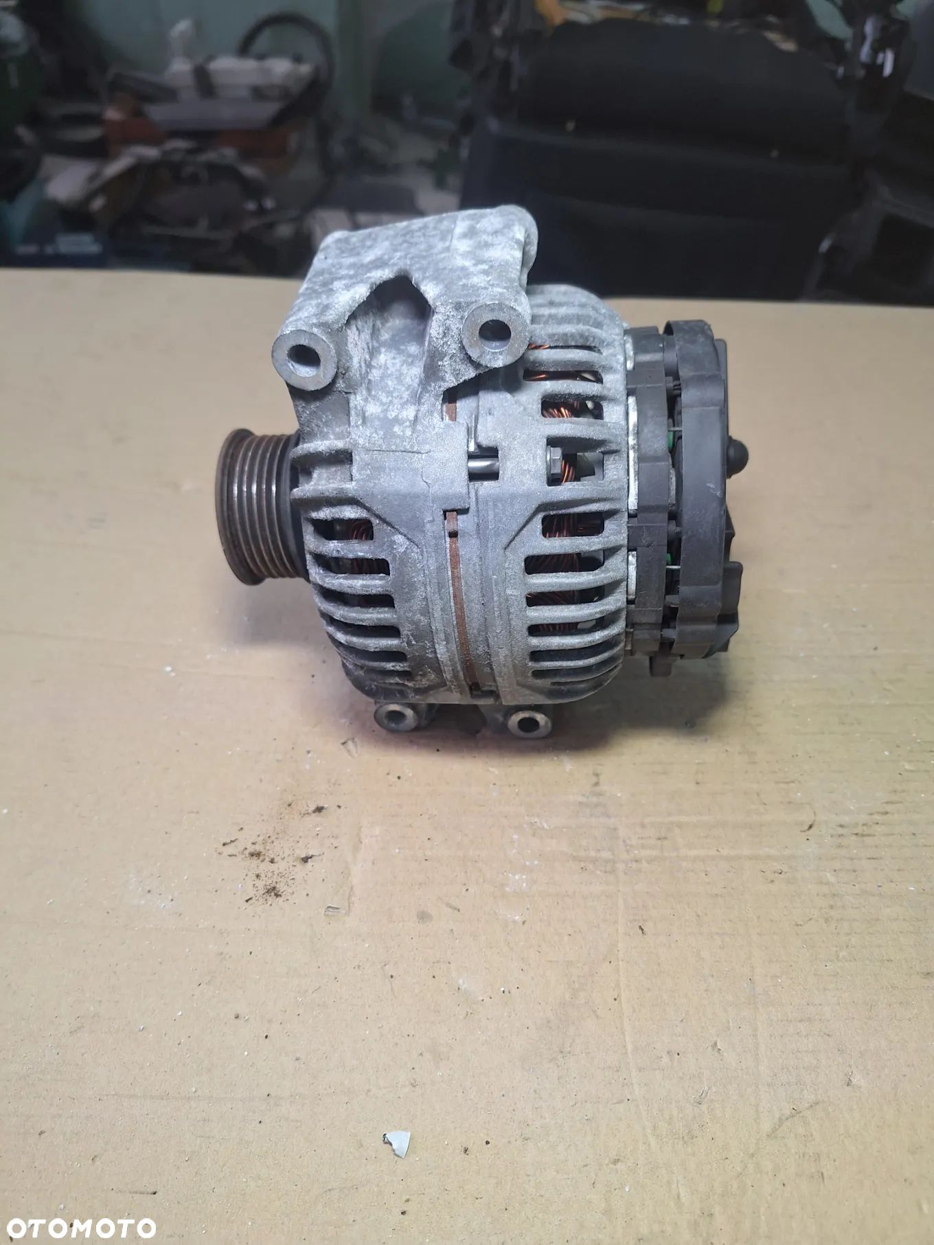 AUDI A4 B7 alternator 06B903016P - 1