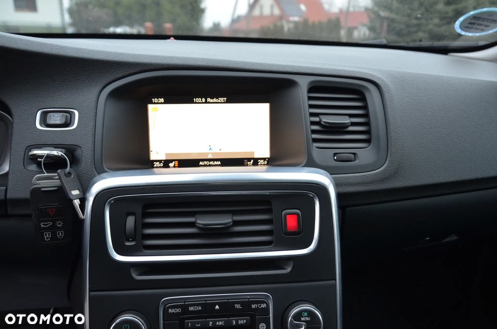 Volvo V60 D4 Geartronic Momentum - 29