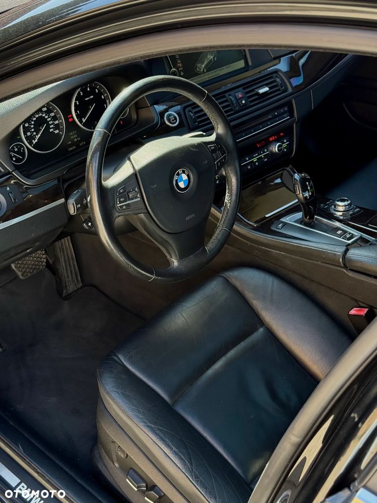 BMW Seria 5 528i - 26