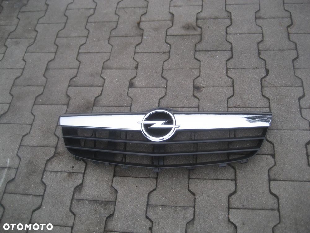 opel agila b 08-14r atrapa grill 7174252k0