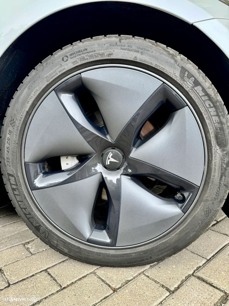 Tesla Model 3 Long-Range Dual Motor AWD - 19