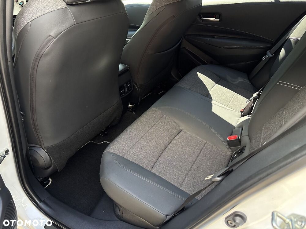 Toyota Corolla 1.8 Hybrid Style - 12