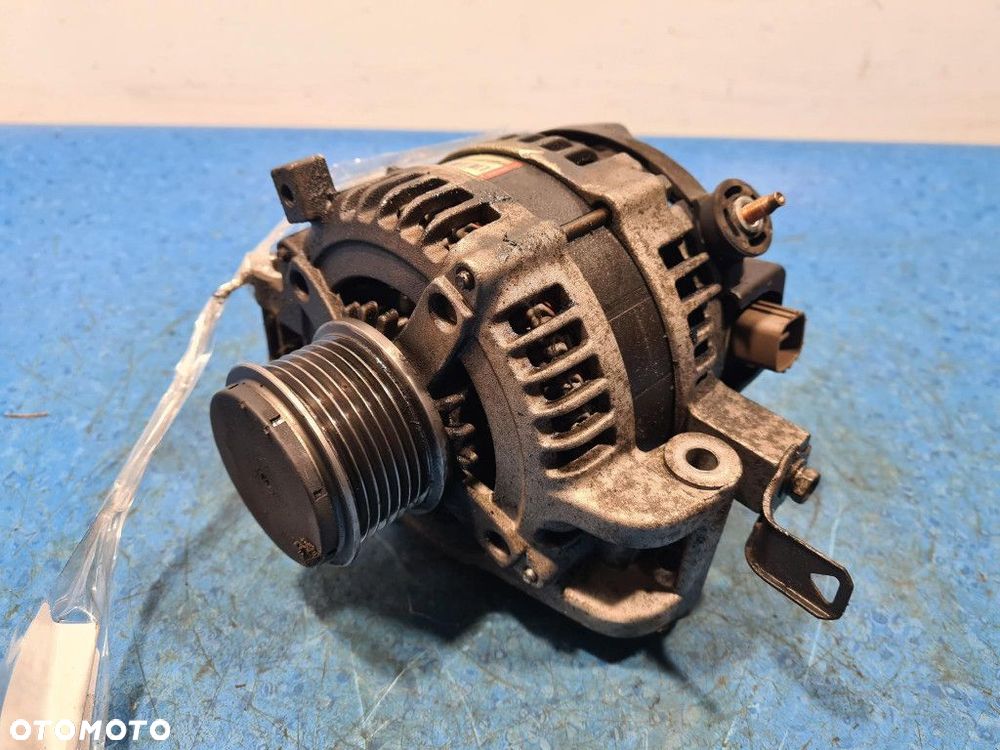 TOYOTA AVENSIS T25 LIFT 2.2D ALTERNATOR A6052 - 9