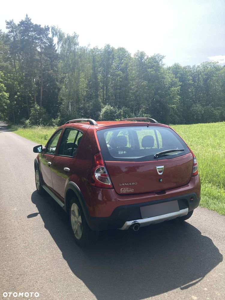 Dacia Sandero Stepway 1.6 - 30