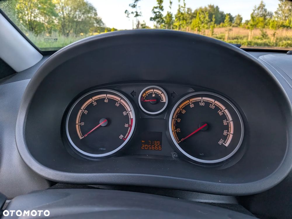 Opel Corsa 1.4 16V Satellite - 31