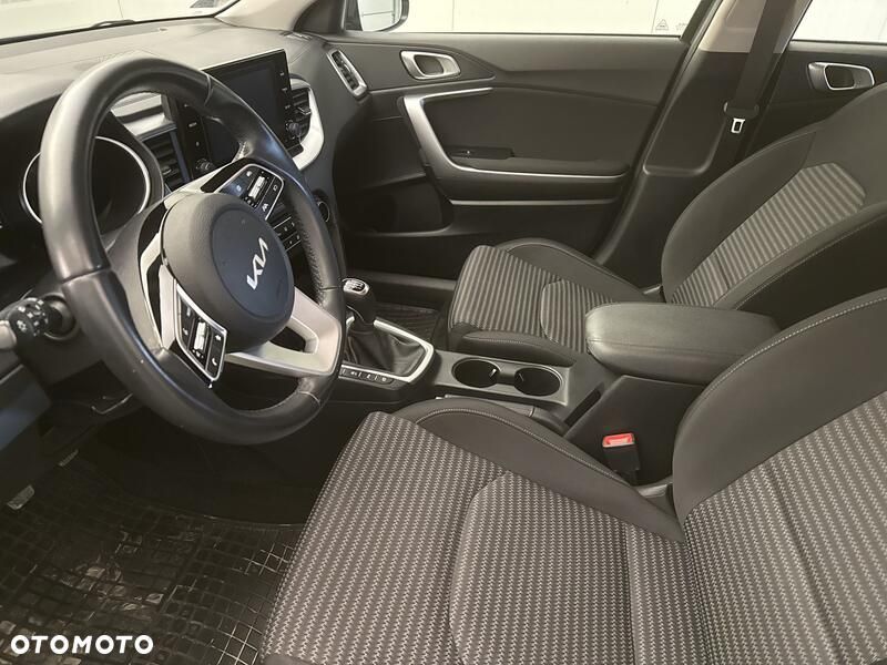 Kia Ceed 1.5 T-GDI M - 12