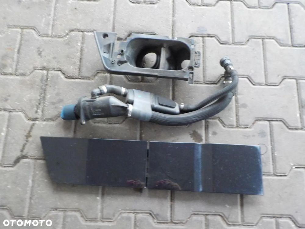 VW T6 KLAPKA WLEWU PALIWA BLACHA ZAŚLEPKA WLEW - 2