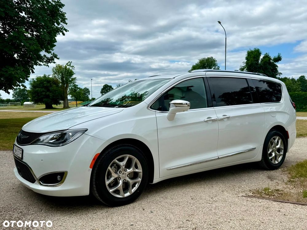 Chrysler Pacifica - 7