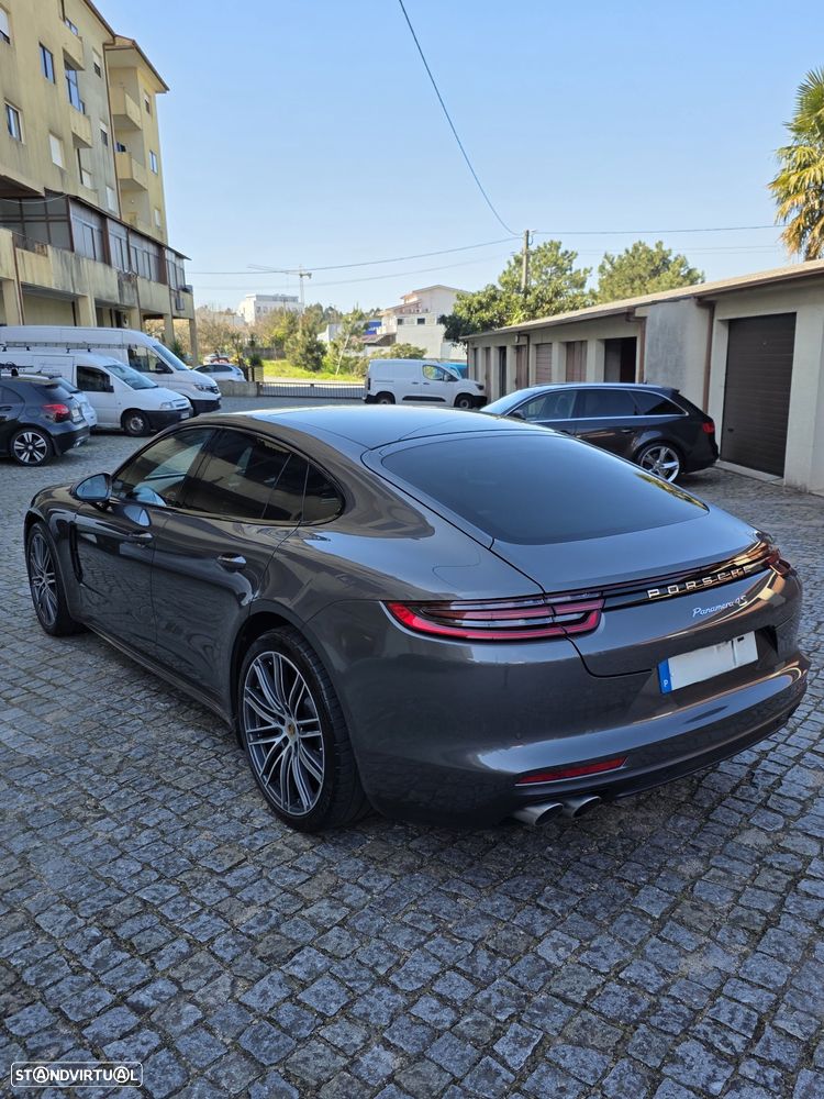 Porsche Panamera 4 S - 4