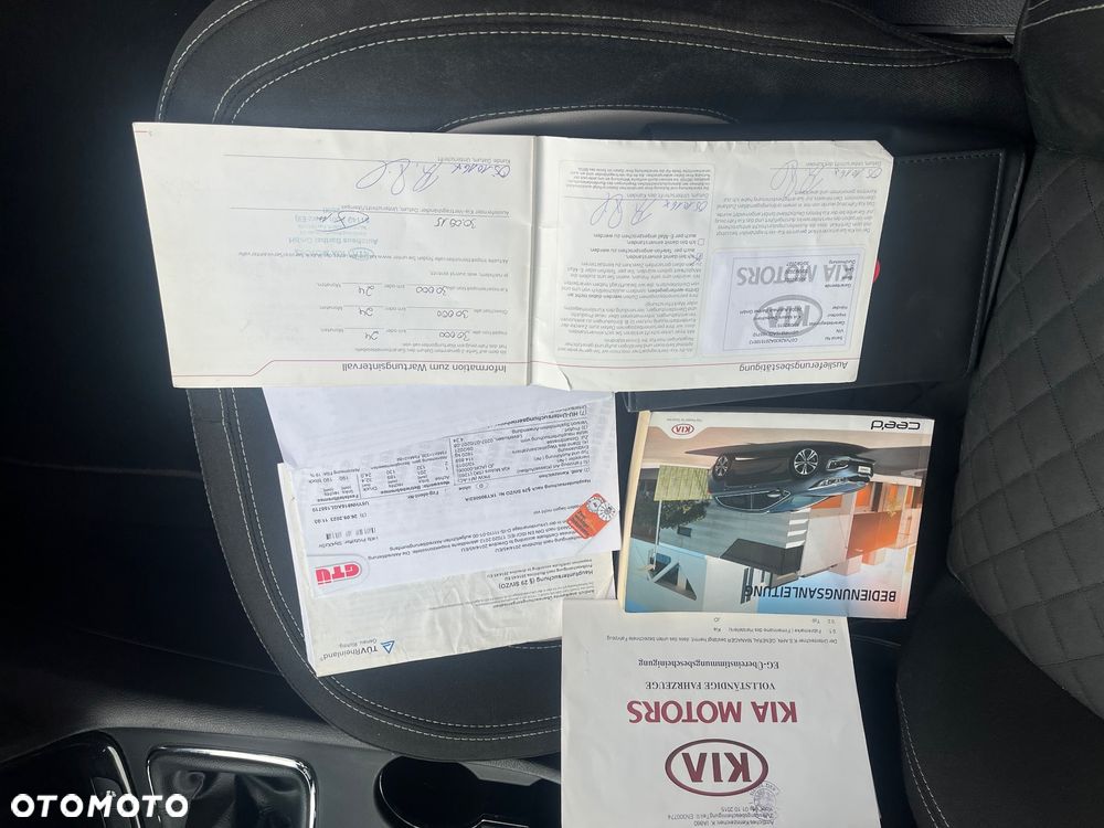 Kia Ceed 1.6 CRDi 136 ISG GT Line - 29