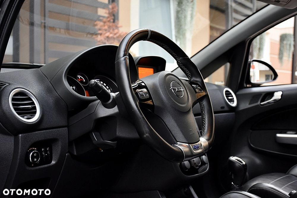 Opel Corsa 1.6 Turbo OPC - 17