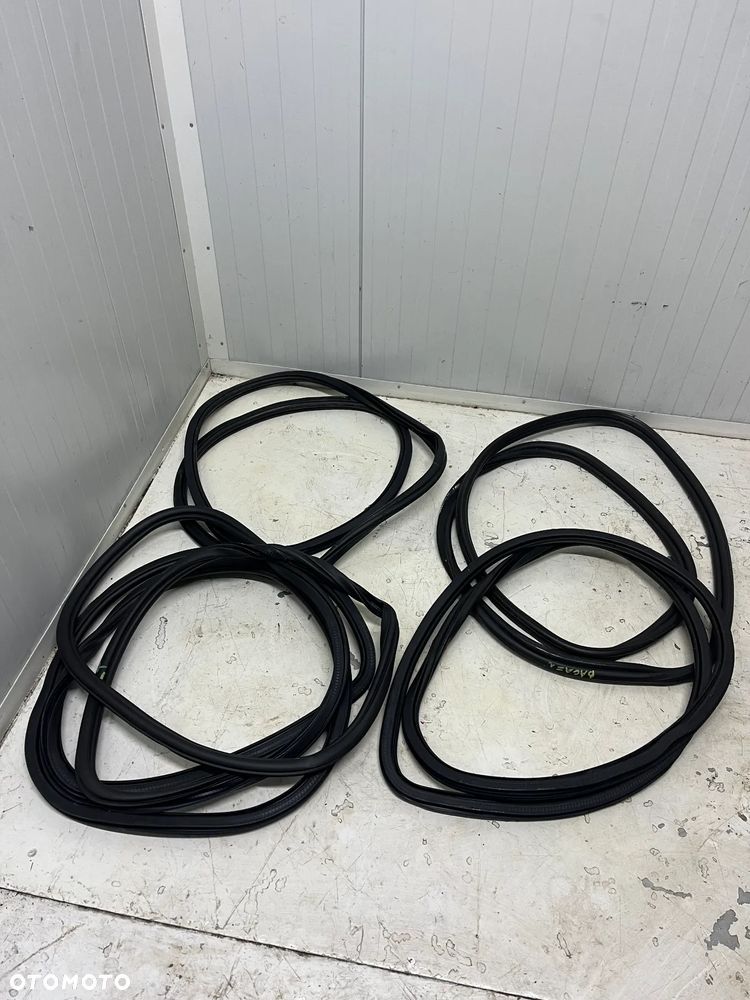 RANGE ROVER EVOQUE L551 KOMPLET USZCZELEK DRZWI + BAGAŻNIK - 2