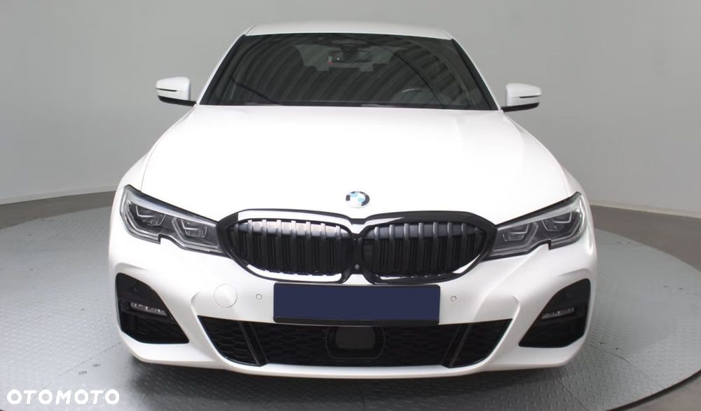 BMW Seria 3 320d xDrive Edition M Sport Shadow - 3
