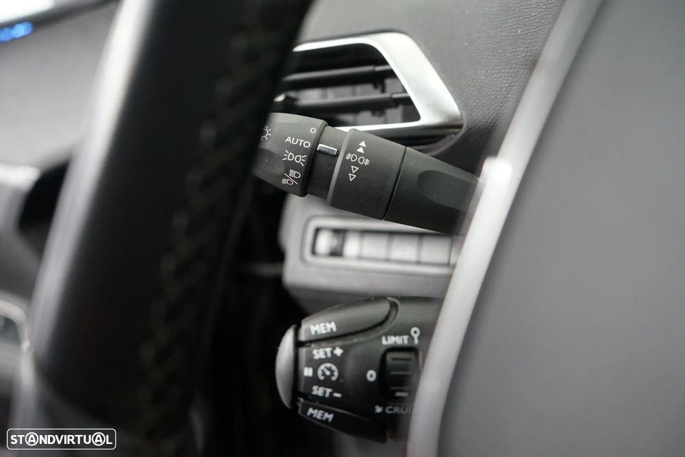 Peugeot 5008 1.2 PureTech Allure Pack - 19