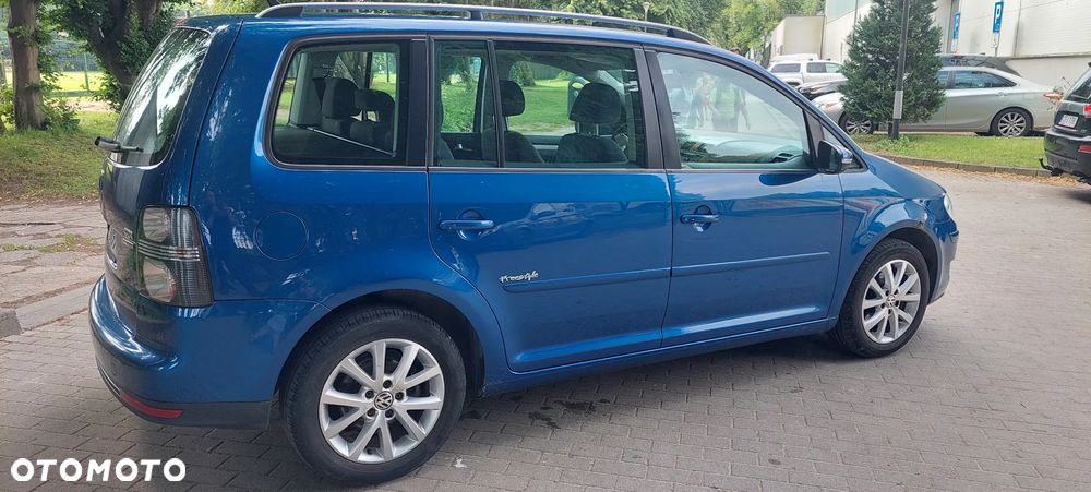 Volkswagen Touran 1.9 TDI DPF BlueMot Trendline - 5