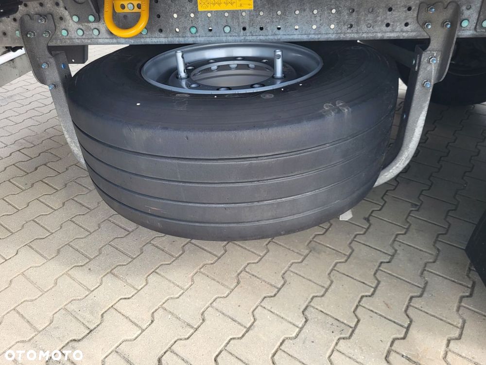 Schmitz Cargobull Kwiatówka; ThermoKing SLXi300; Uchwyty promowe, Paleciarka, STD - 14