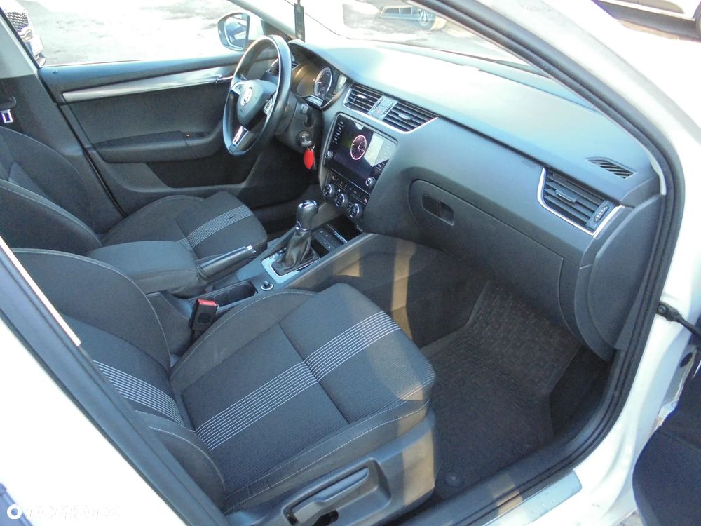 Skoda Octavia 2.0 TDI DSG Ambition - 13