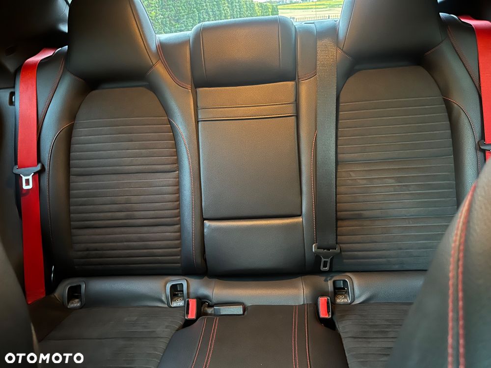 Mercedes-Benz CLA 250 4-Matic - 12