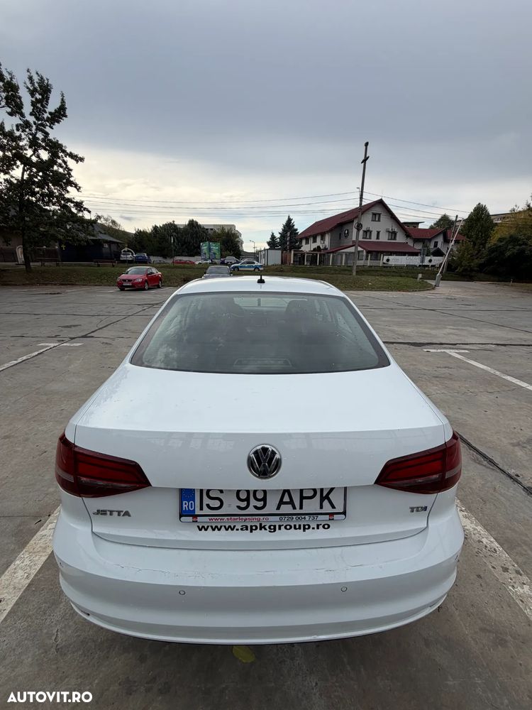 Volkswagen Jetta 2.0 TDI Trendline - 5