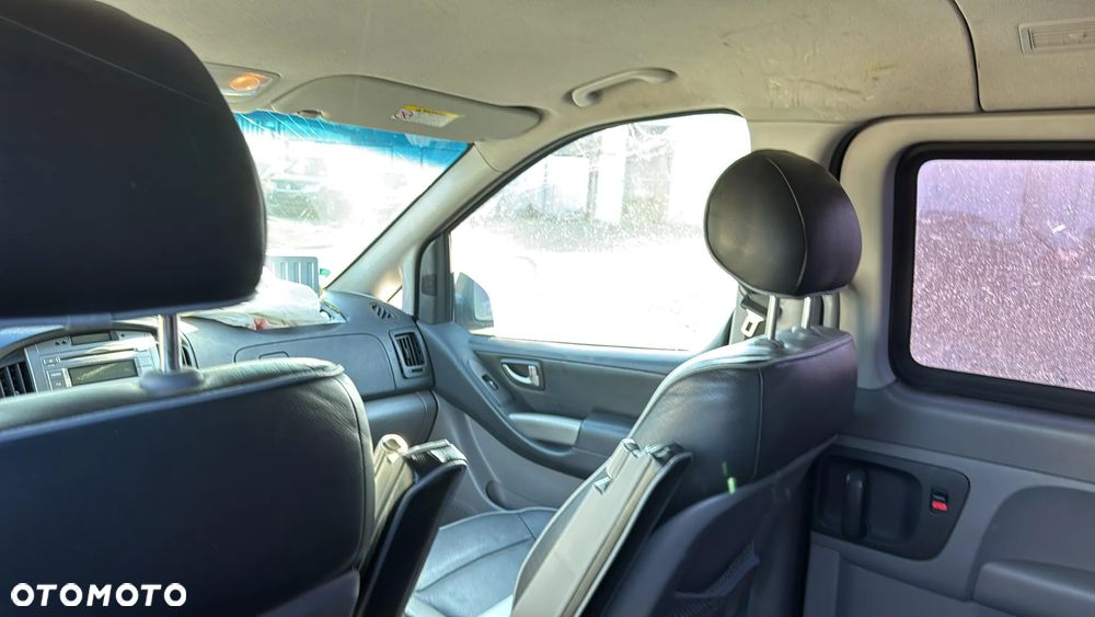 Hyundai H-1 Starex - 24