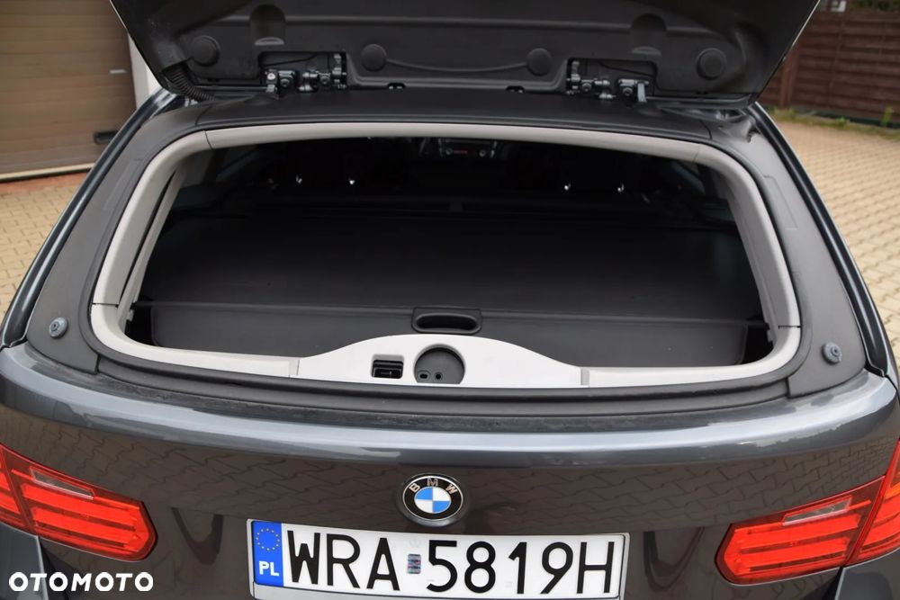BMW Seria 3 318d Sport Line - 16