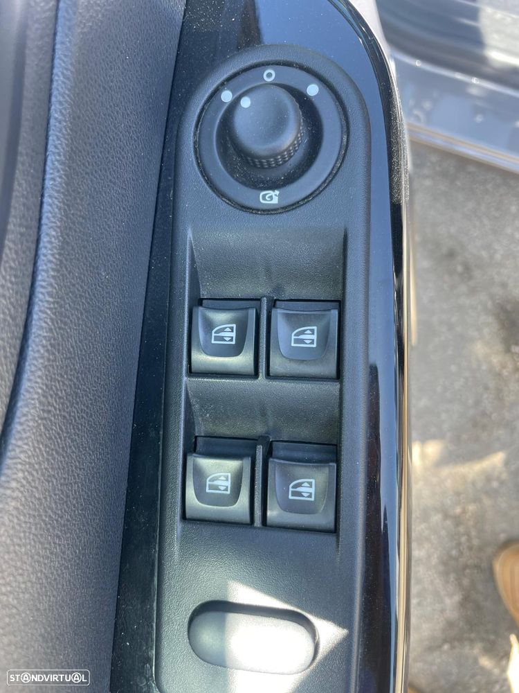 Renault Captur 1.5 dCi Exclusive C/Pneu - 10