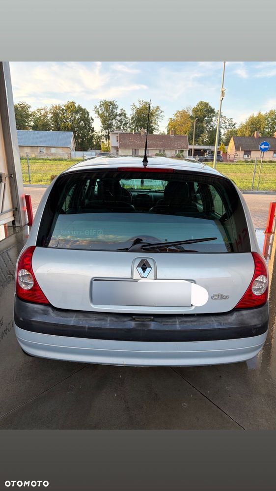 Renault Clio 1.2 16V Confort Authentique - 9