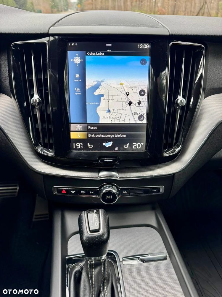 Volvo XC 60 D4 AWD R-Design - 18