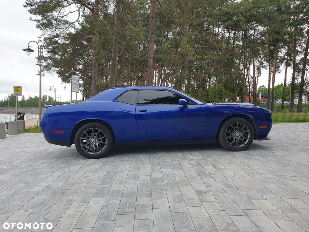 Dodge Challenger - 5