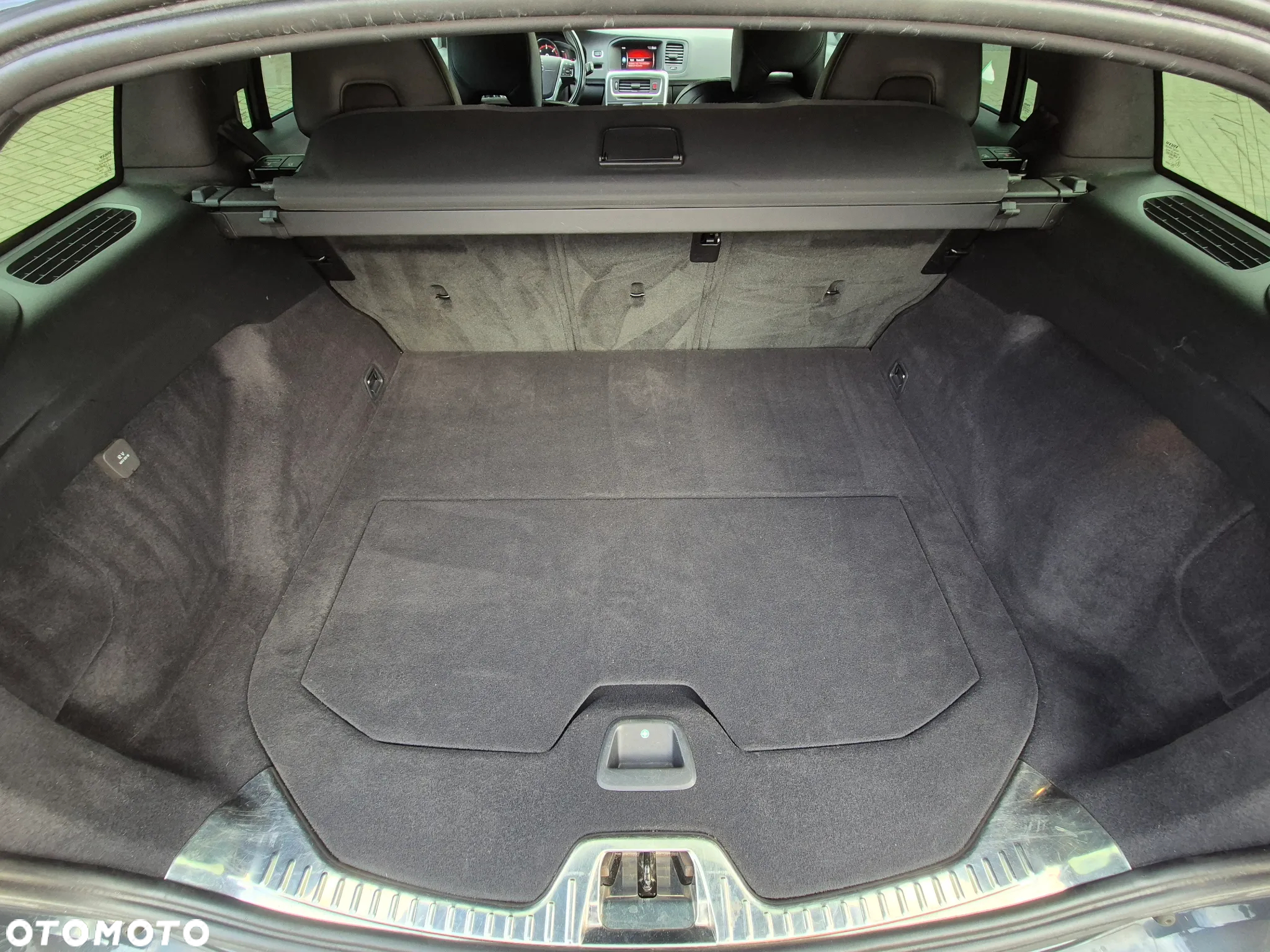 Volvo V60 D3 Drive-E R-Design Kinetic - 13