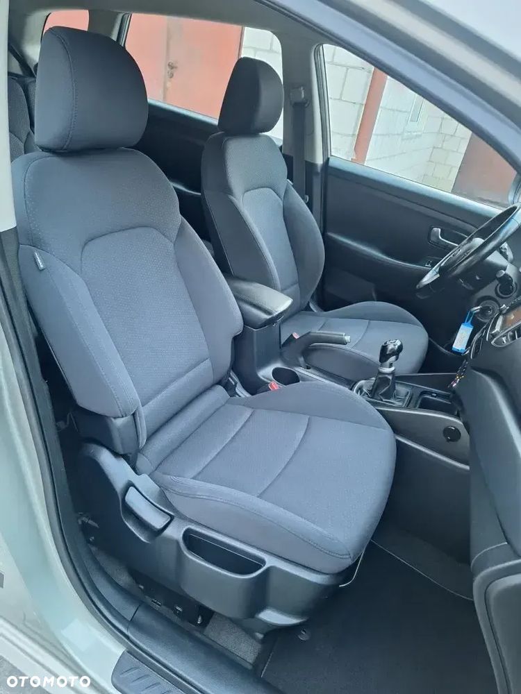 Kia Carens 1.6 GDI XL 7os EU6 - 10