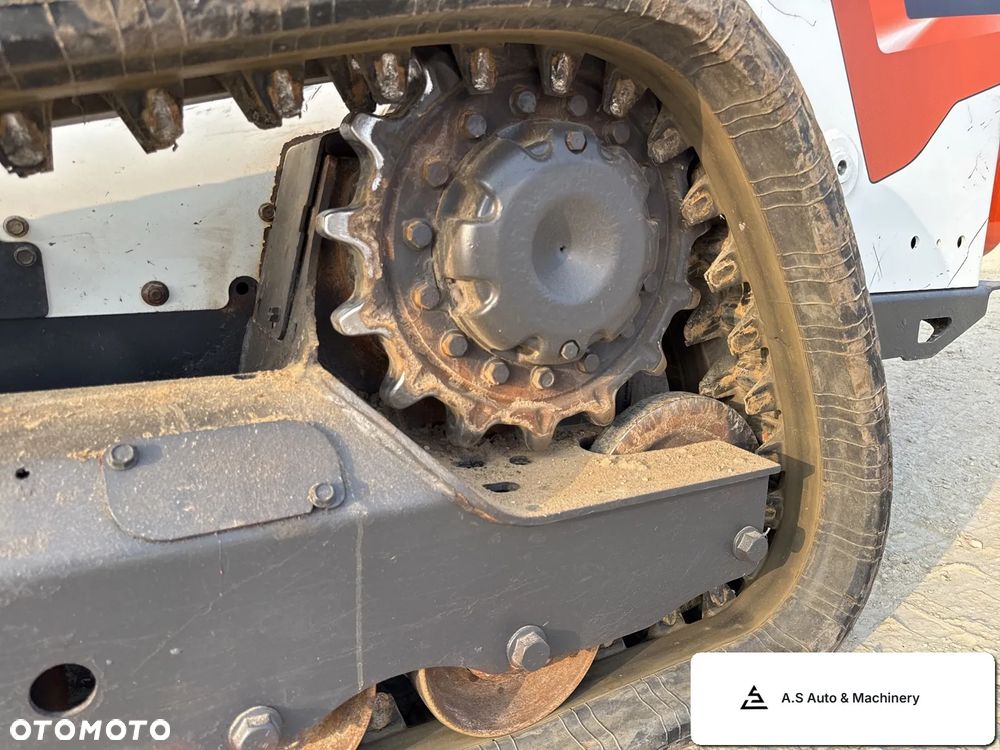 Bobcat T590 - 9