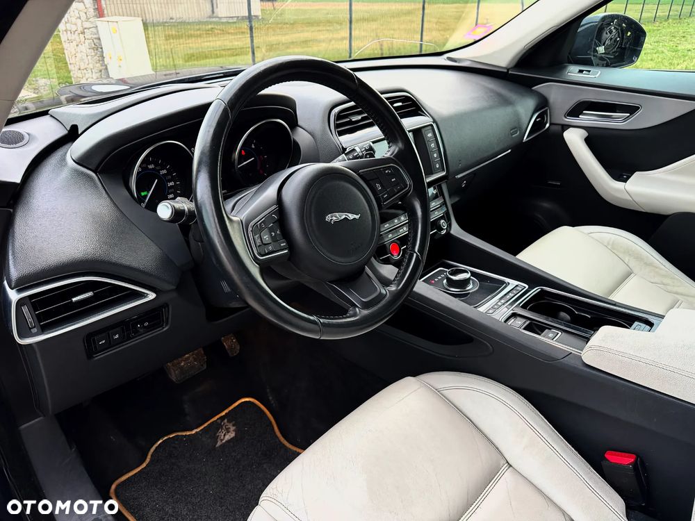 Jaguar F-Pace - 13