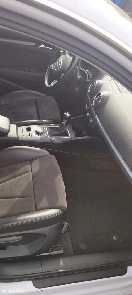 Audi A3 Sportback 1.6 TDI Ambition - 12