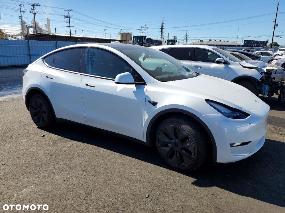 Tesla Model Y Long Range Dual Motor AWD - 1