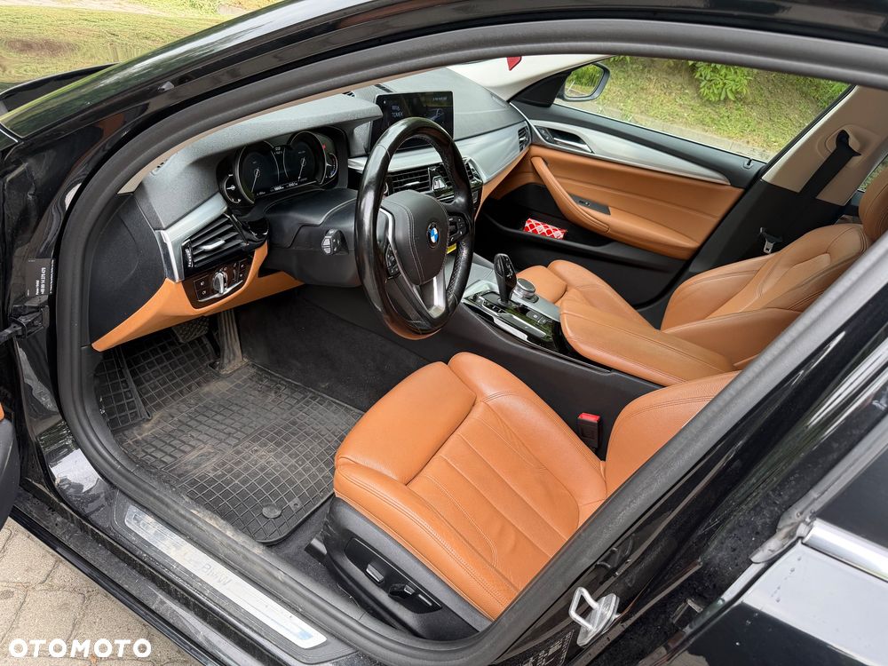 BMW Seria 5 520d xDrive Sport Line sport - 10