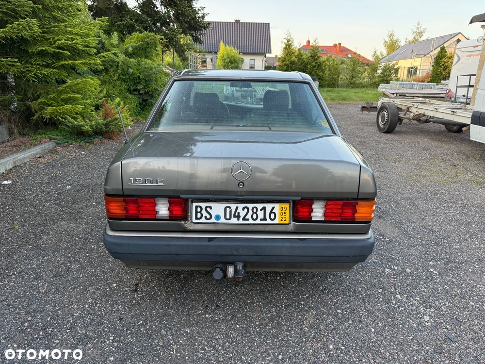 Mercedes-Benz W201 (190) - 6