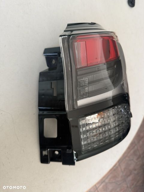 LAMPA PRAWA SUBARU FORESTER VI 25-26 84201SL00A - 9