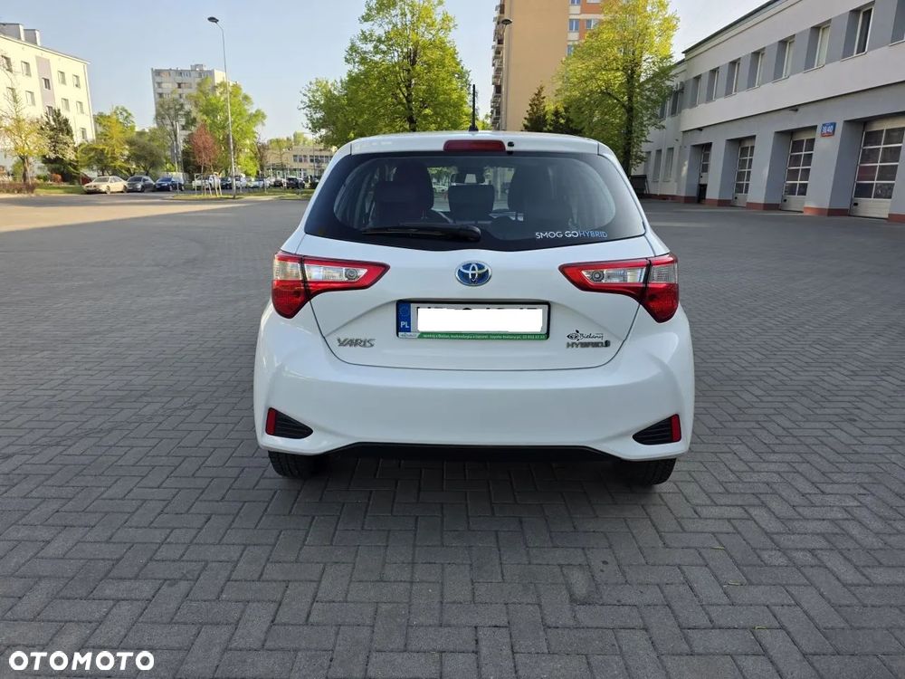 Toyota Yaris Hybrid 100 Active - 20
