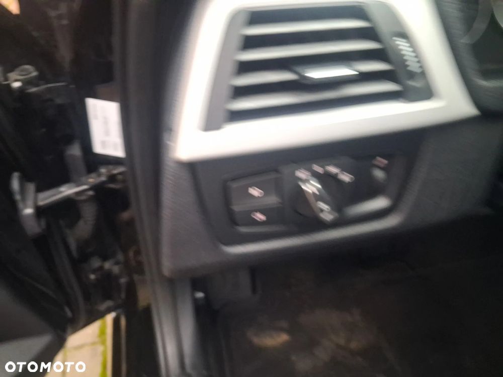 BMW Seria 3 318d Sport Line - 22