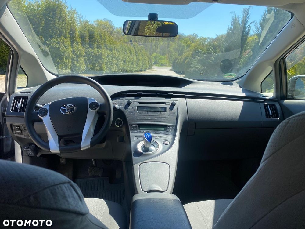 Toyota Prius 1.8 HSD Prestige - 8