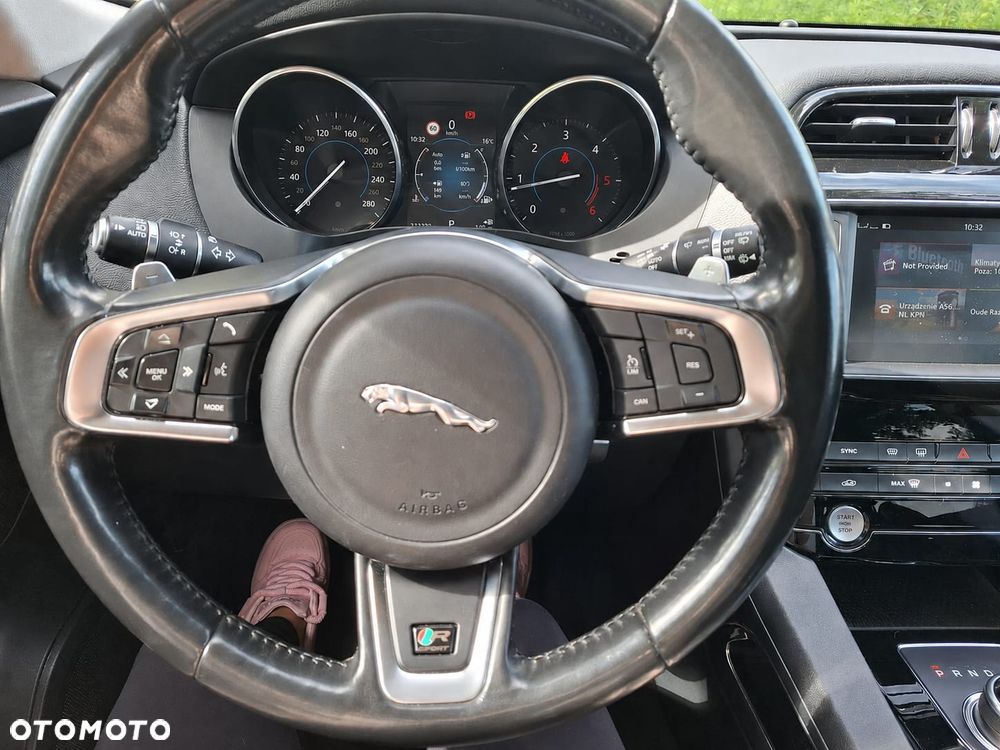 Jaguar F-Pace 2.0 i4D AWD R-Sport - 10