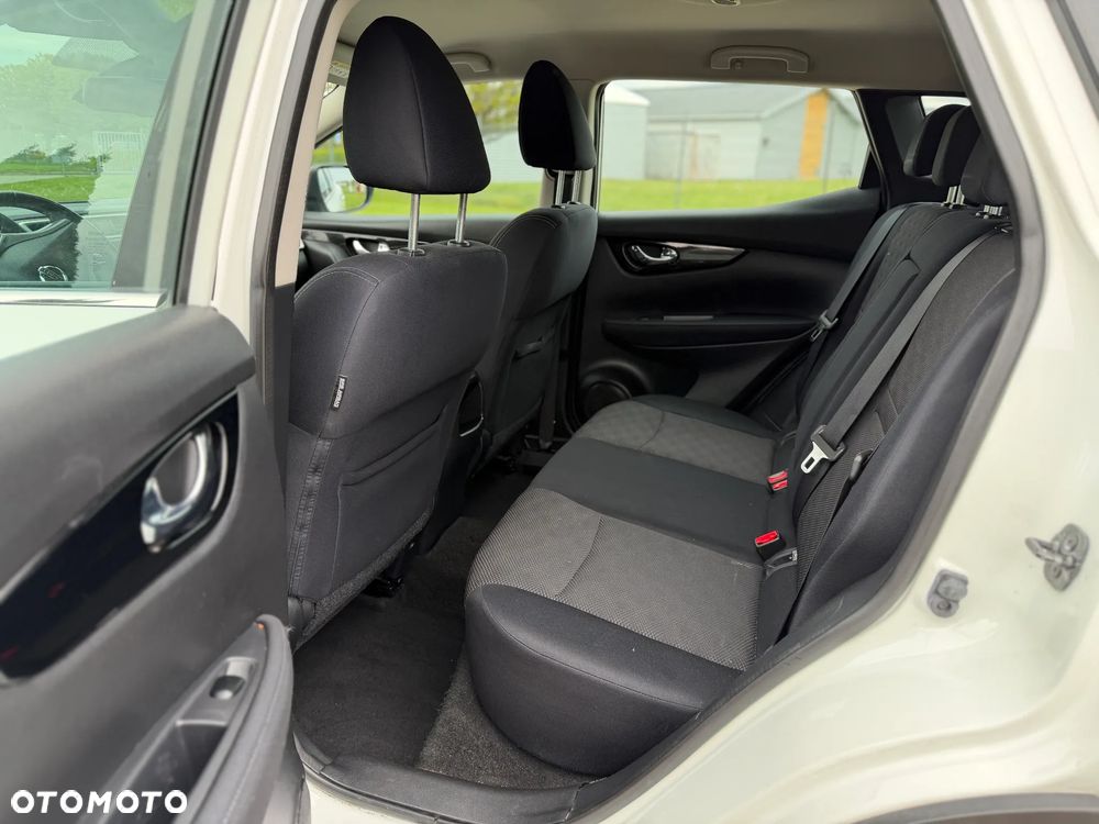 Nissan Qashqai 1.6 dCi DPF acenta - 32