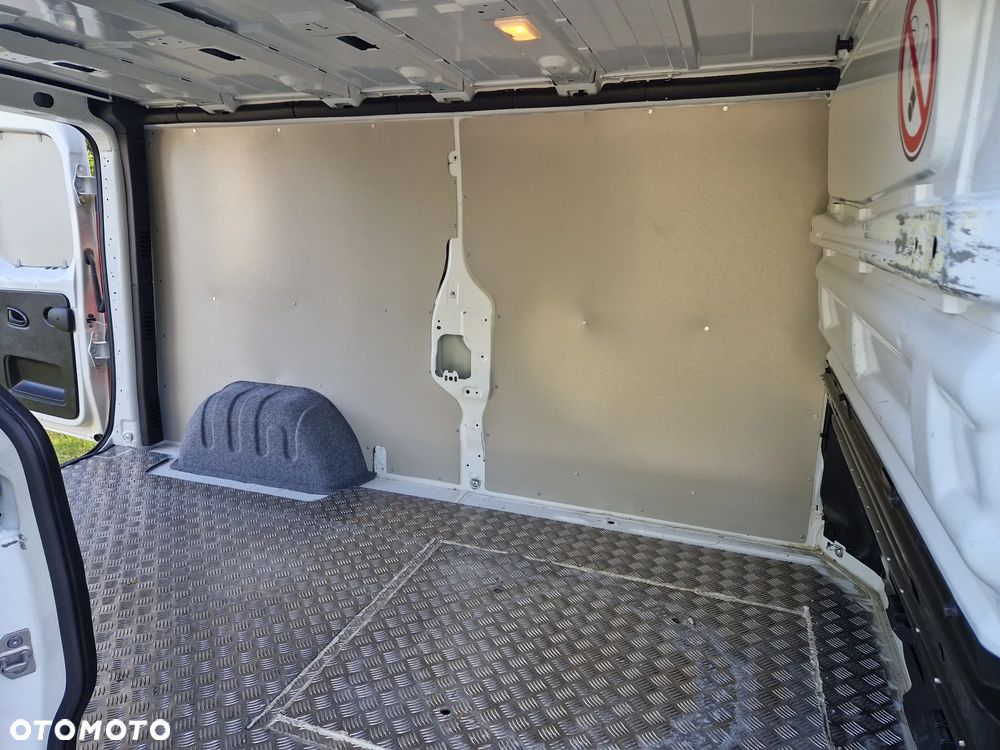 Renault Trafic - 26