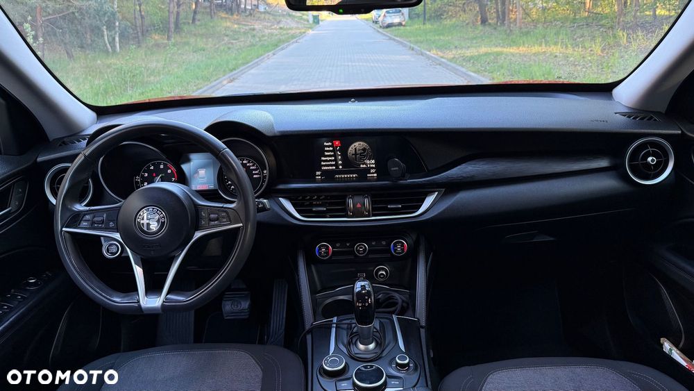 Alfa Romeo Stelvio - 8