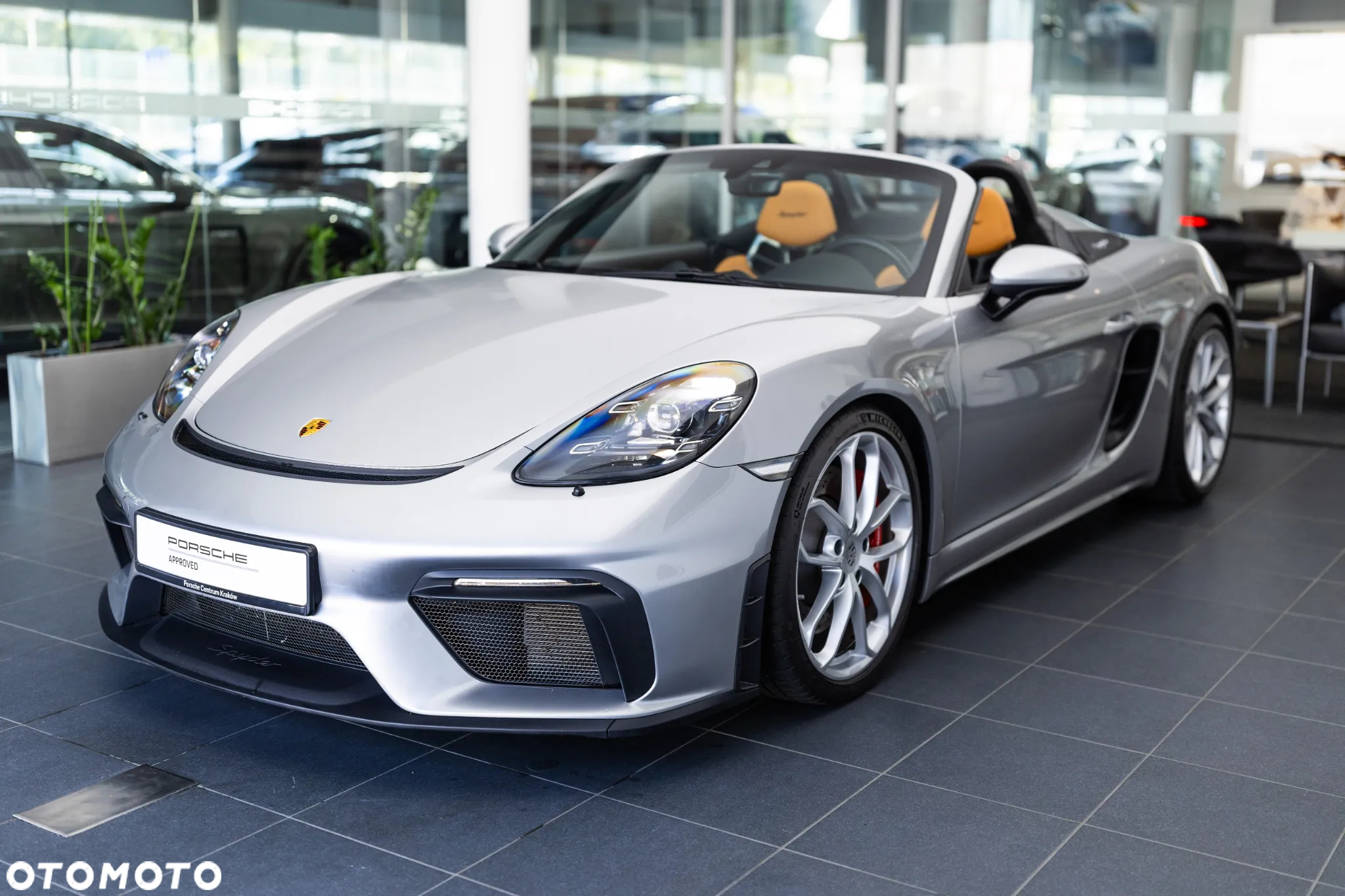 Porsche 718 Spyder - 3