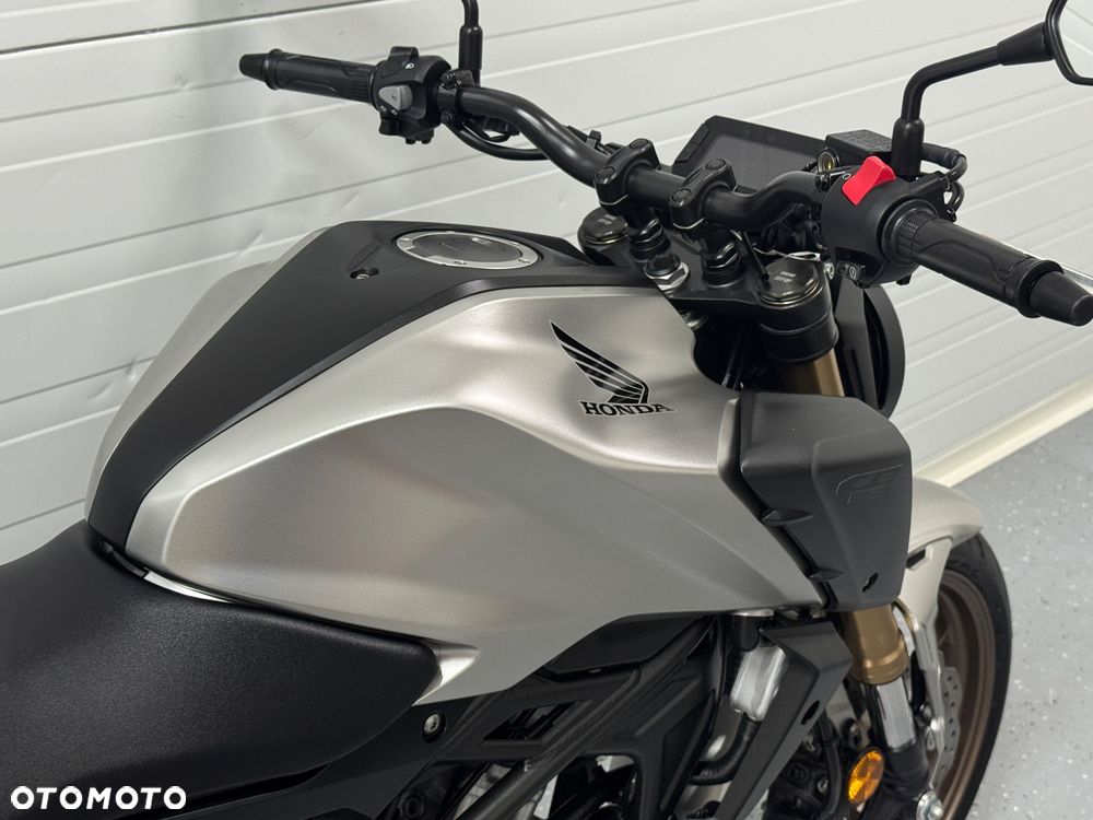 Honda CB - 9