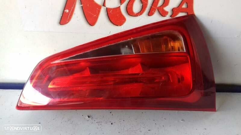 FAROLIM TRASEIRO ESQUERDO AUDI A1 2013 - 4