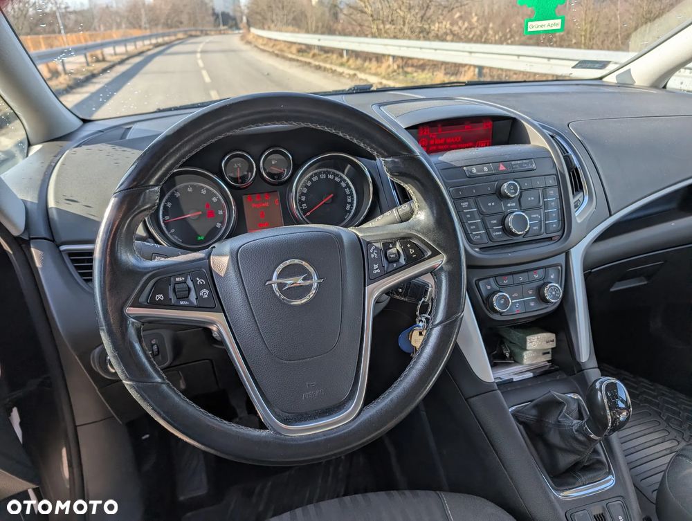 Opel Zafira - 16